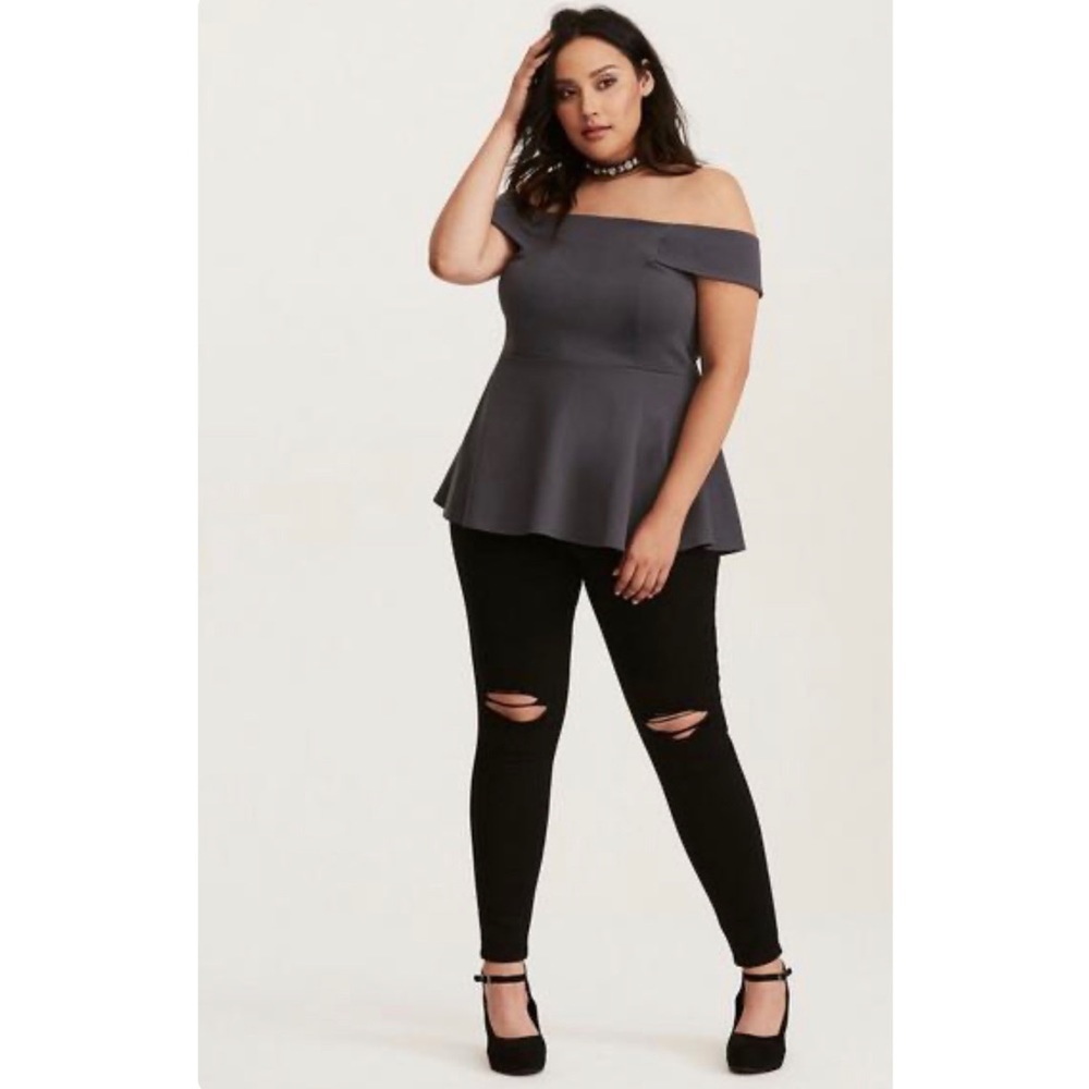 TORRID Premium Stretch Jegging - Distressed Black Wash Size 14R - Picture 2 of 8